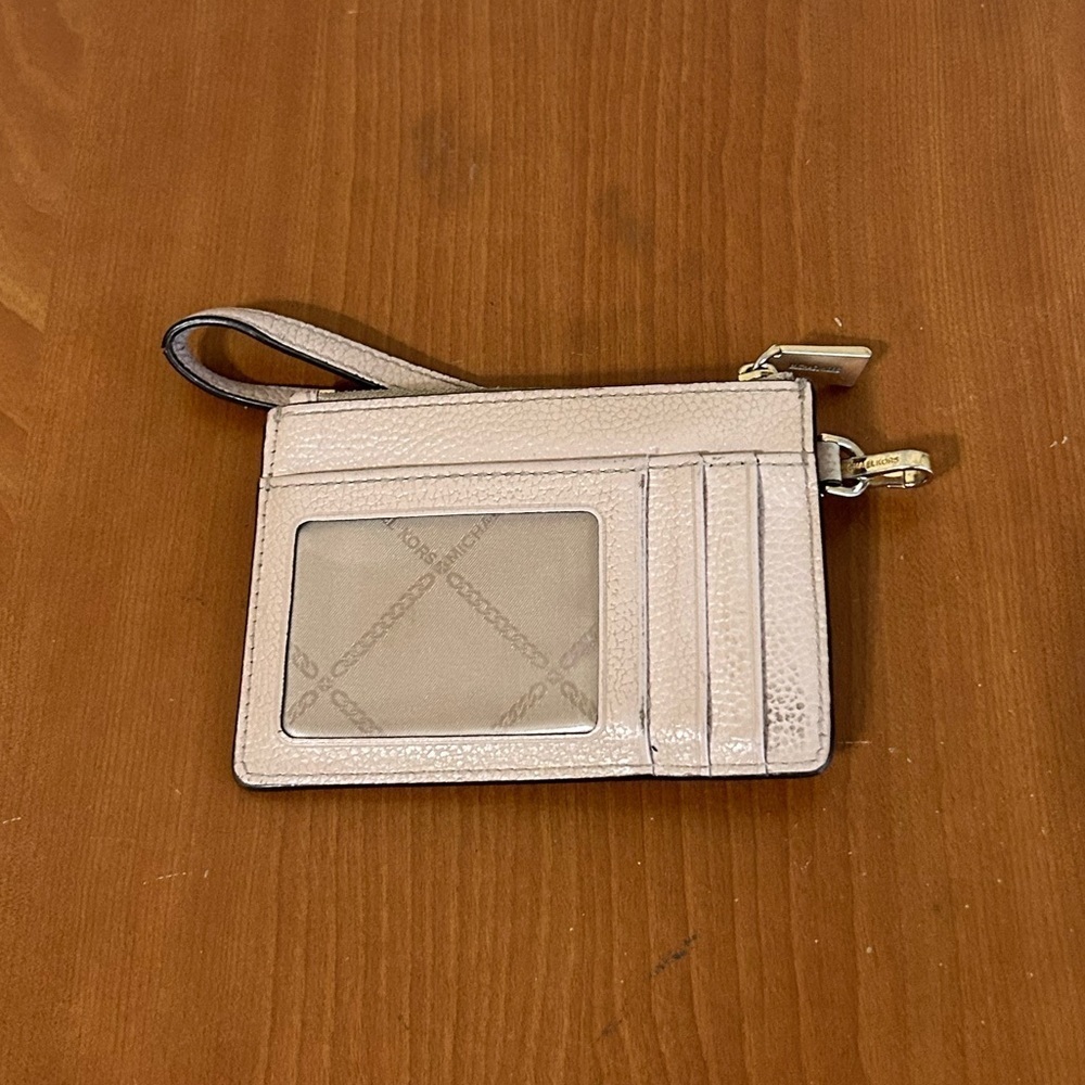 Michael Kors Soft Pink Leather Coin Purse Card Slot Wristlet ZipUp Wallet Travel - Picture 4 of 14